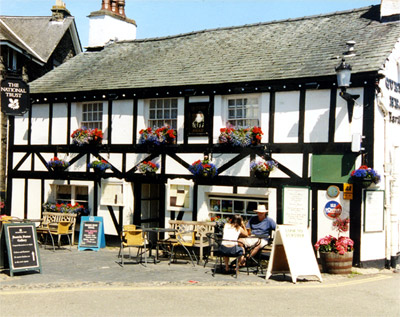 Queens Head Hotel